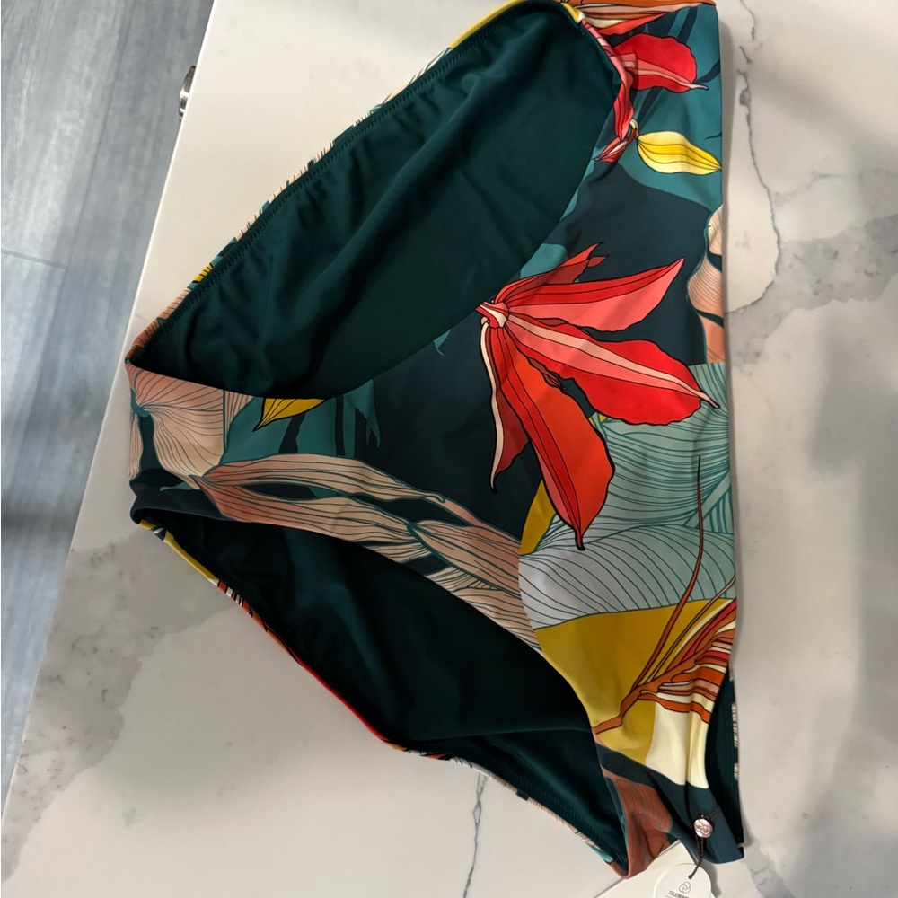 Calia mid waist, floral bottom. Size XL